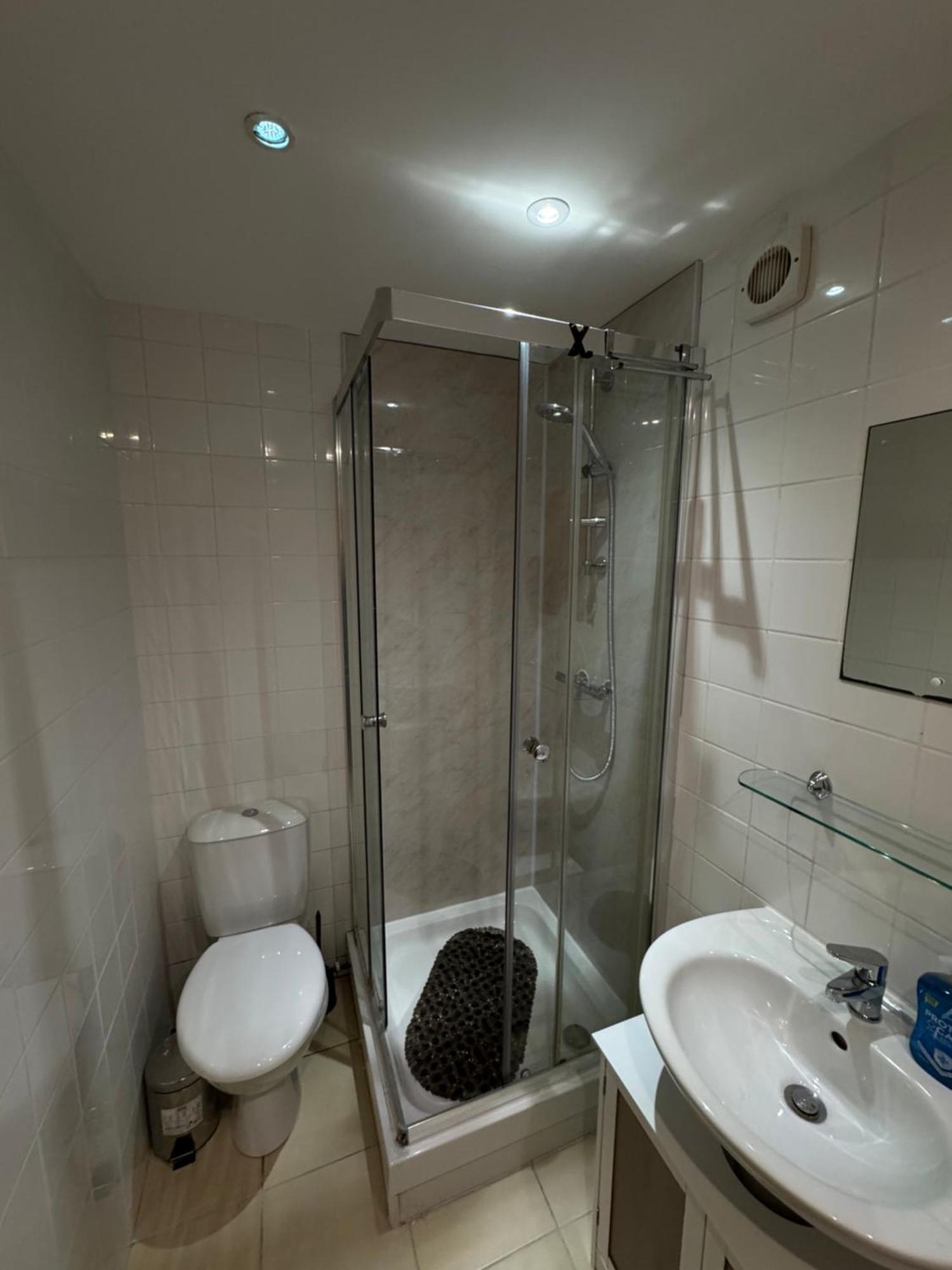 The Vogue Stay, 3 Bedrooms, 2 Bathrooms, Ideal For Jr & Oxford Hospitals, Free Carpark, Conveniently Located For Ring Road Access, 2 Miles From Oxford City Centre Easy Car & Bus Route 외부 사진
