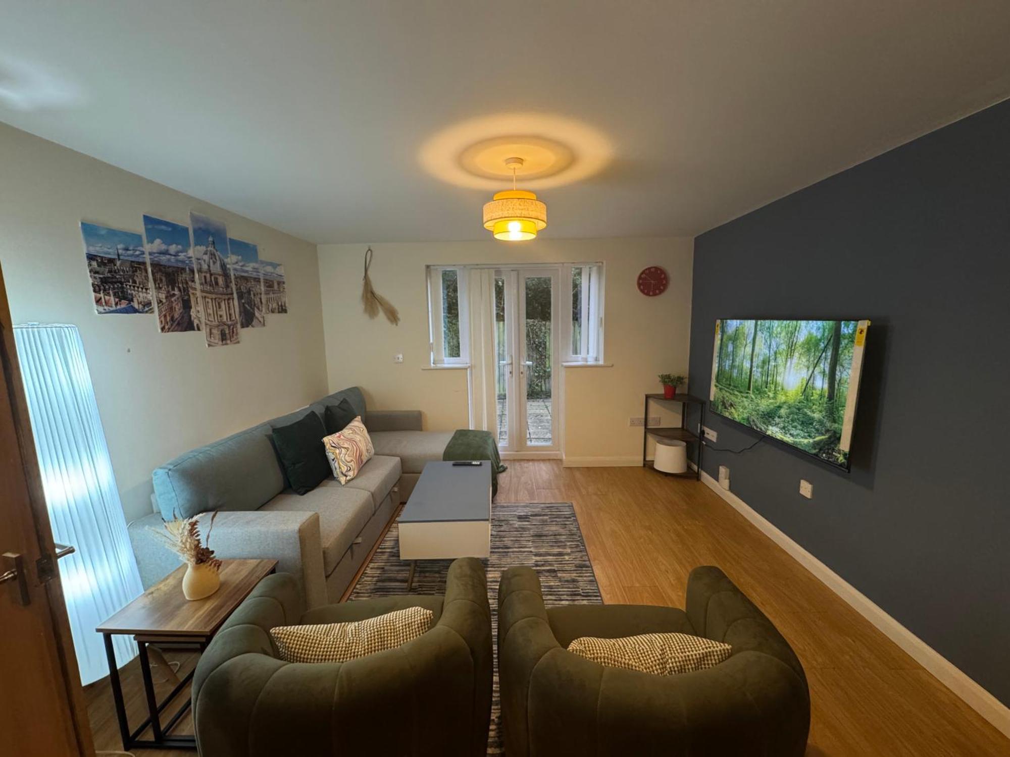 The Vogue Stay, 3 Bedrooms, 2 Bathrooms, Ideal For Jr & Oxford Hospitals, Free Carpark, Conveniently Located For Ring Road Access, 2 Miles From Oxford City Centre Easy Car & Bus Route 외부 사진
