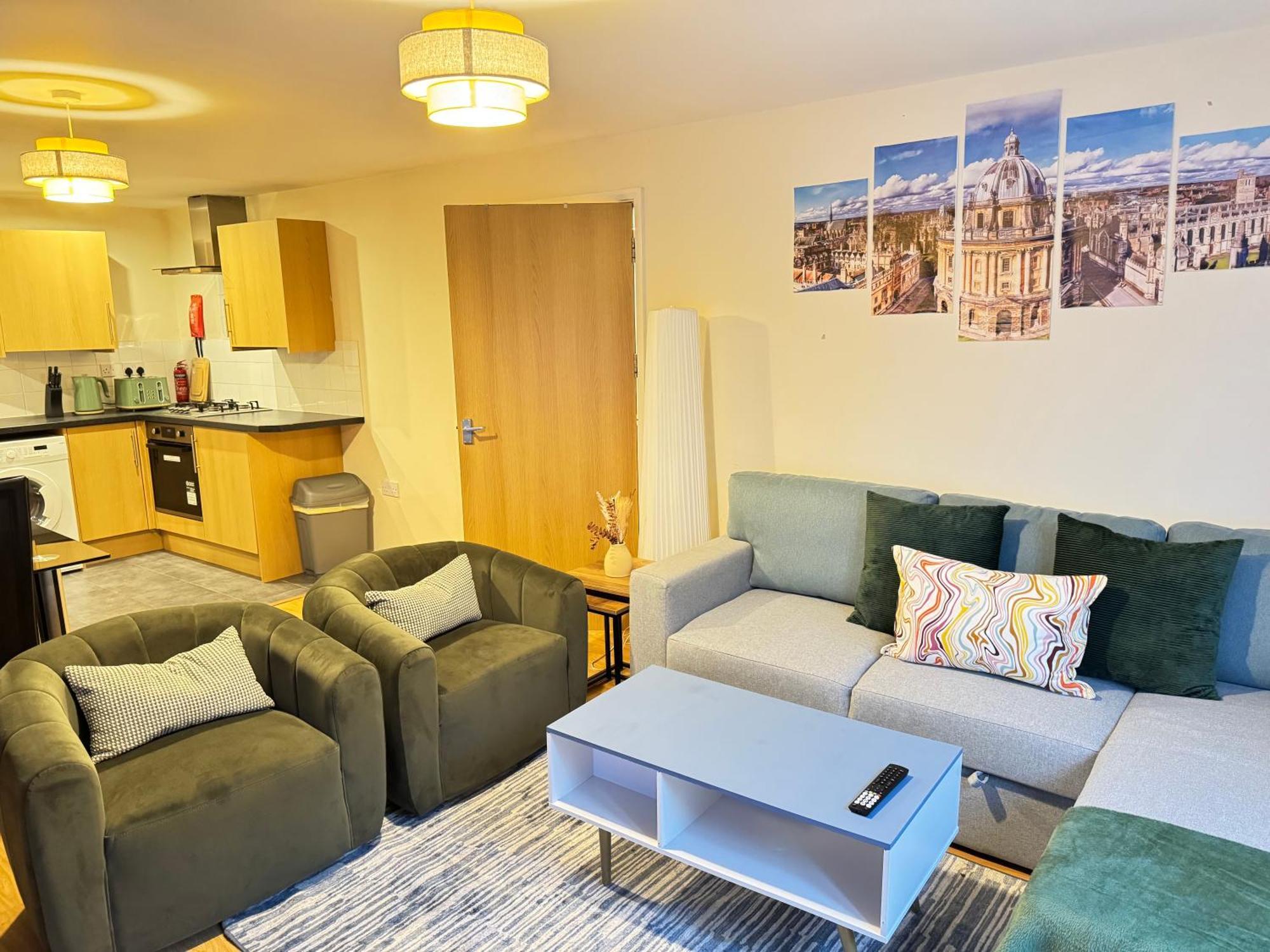 The Vogue Stay, 3 Bedrooms, 2 Bathrooms, Ideal For Jr & Oxford Hospitals, Free Carpark, Conveniently Located For Ring Road Access, 2 Miles From Oxford City Centre Easy Car & Bus Route 외부 사진