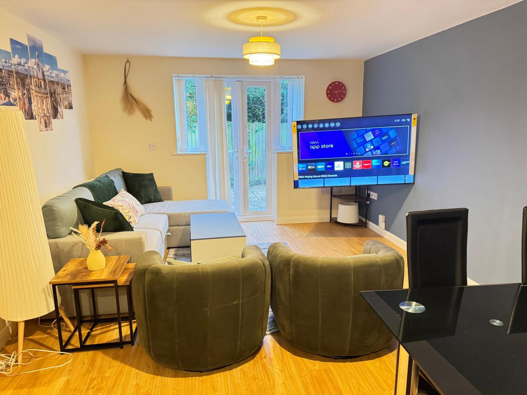 The Vogue Stay, 3 Bedrooms, 2 Bathrooms, Ideal For Jr & Oxford Hospitals, Free Carpark, Conveniently Located For Ring Road Access, 2 Miles From Oxford City Centre Easy Car & Bus Route 외부 사진
