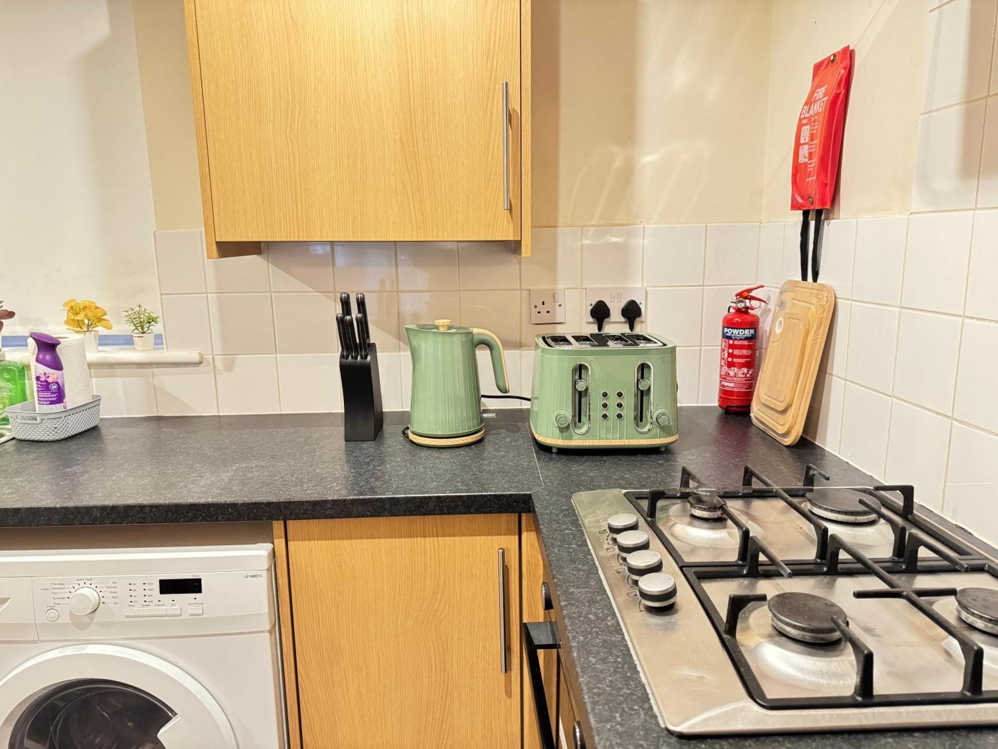 The Vogue Stay, 3 Bedrooms, 2 Bathrooms, Ideal For Jr & Oxford Hospitals, Free Carpark, Conveniently Located For Ring Road Access, 2 Miles From Oxford City Centre Easy Car & Bus Route 외부 사진