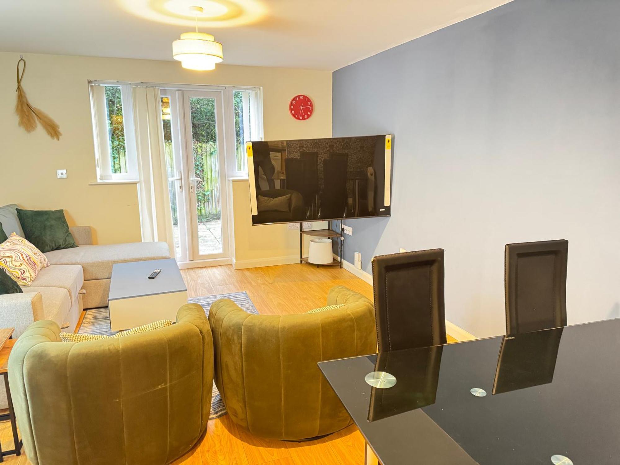 The Vogue Stay, 3 Bedrooms, 2 Bathrooms, Ideal For Jr & Oxford Hospitals, Free Carpark, Conveniently Located For Ring Road Access, 2 Miles From Oxford City Centre Easy Car & Bus Route 외부 사진