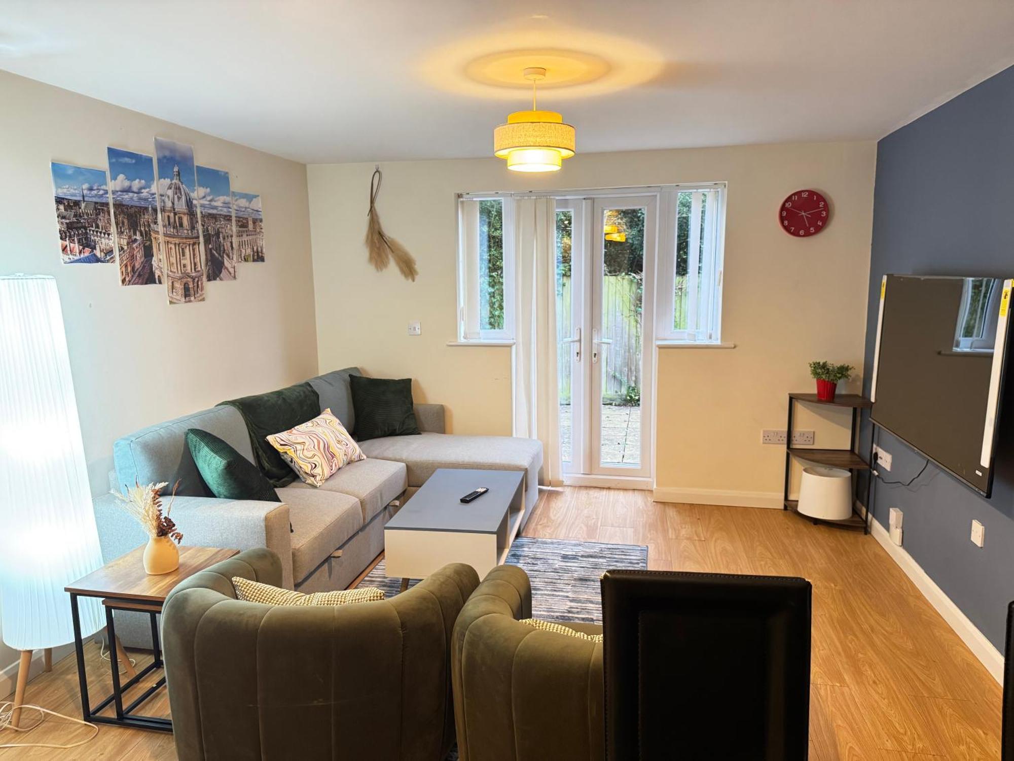 The Vogue Stay, 3 Bedrooms, 2 Bathrooms, Ideal For Jr & Oxford Hospitals, Free Carpark, Conveniently Located For Ring Road Access, 2 Miles From Oxford City Centre Easy Car & Bus Route 외부 사진