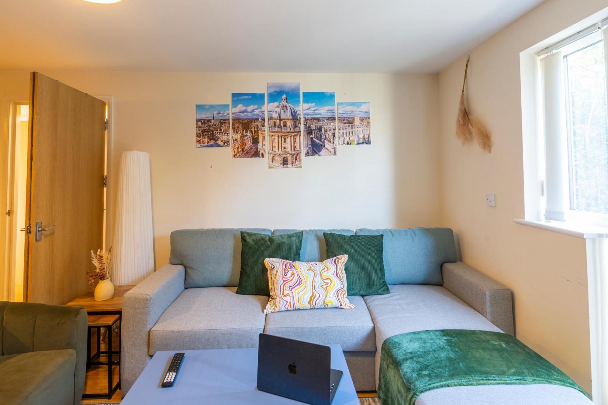 The Vogue Stay, 3 Bedrooms, 2 Bathrooms, Ideal For Jr & Oxford Hospitals, Free Carpark, Conveniently Located For Ring Road Access, 2 Miles From Oxford City Centre Easy Car & Bus Route 외부 사진