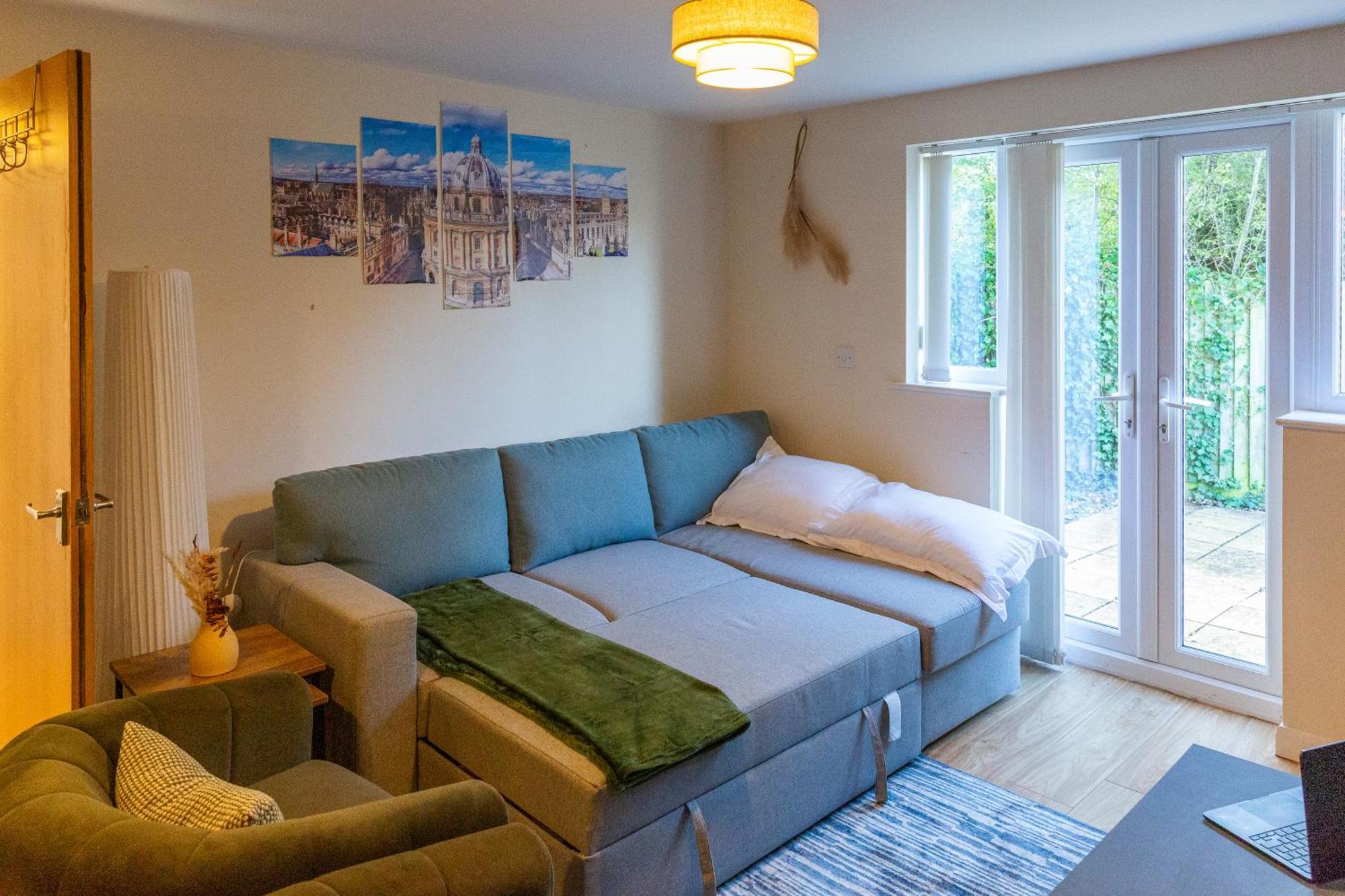 The Vogue Stay, 3 Bedrooms, 2 Bathrooms, Ideal For Jr & Oxford Hospitals, Free Carpark, Conveniently Located For Ring Road Access, 2 Miles From Oxford City Centre Easy Car & Bus Route 외부 사진
