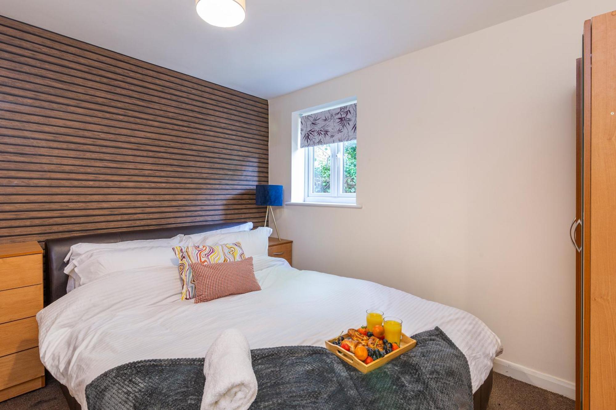 The Vogue Stay, 3 Bedrooms, 2 Bathrooms, Ideal For Jr & Oxford Hospitals, Free Carpark, Conveniently Located For Ring Road Access, 2 Miles From Oxford City Centre Easy Car & Bus Route 외부 사진