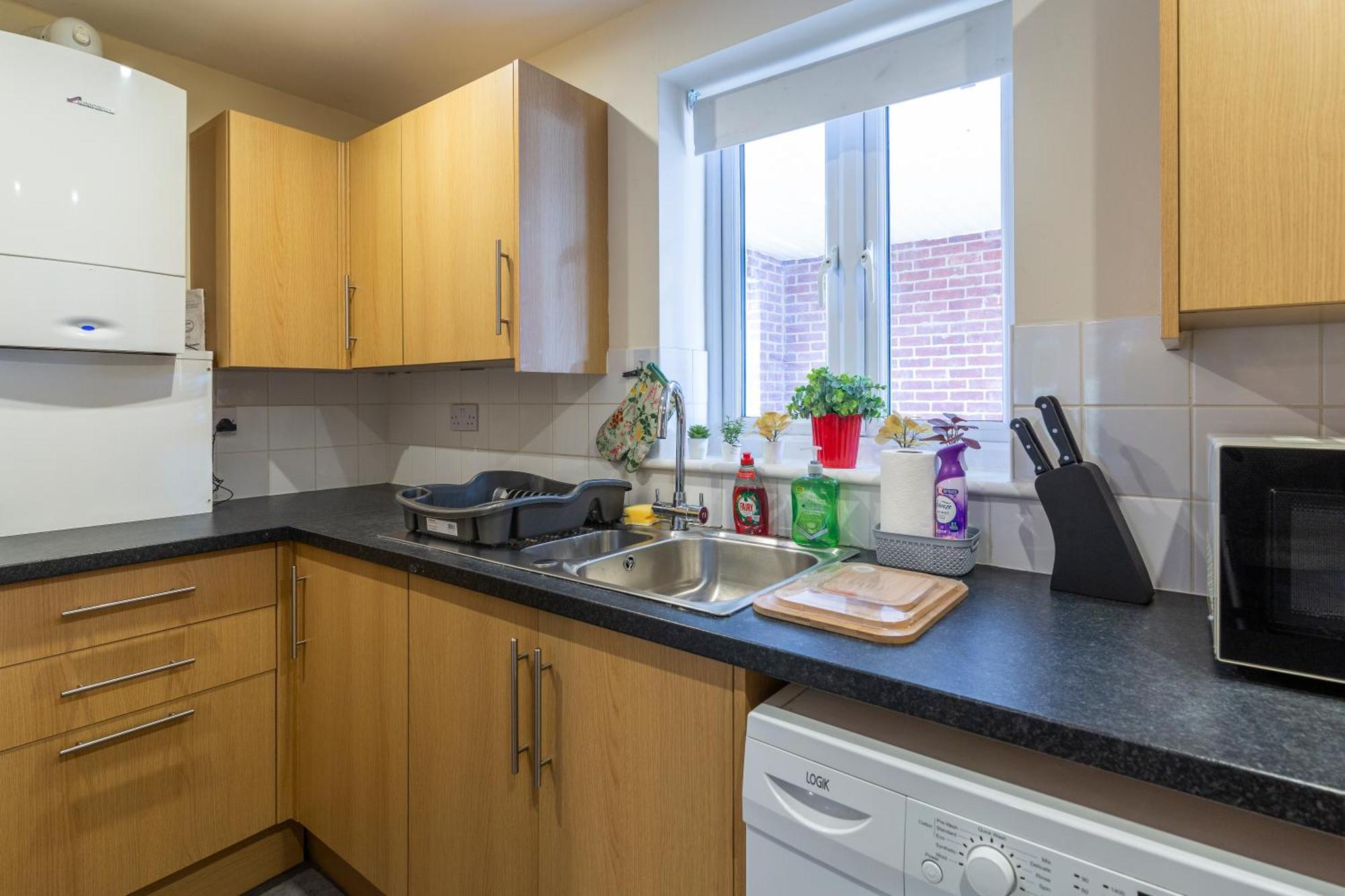The Vogue Stay, 3 Bedrooms, 2 Bathrooms, Ideal For Jr & Oxford Hospitals, Free Carpark, Conveniently Located For Ring Road Access, 2 Miles From Oxford City Centre Easy Car & Bus Route 외부 사진