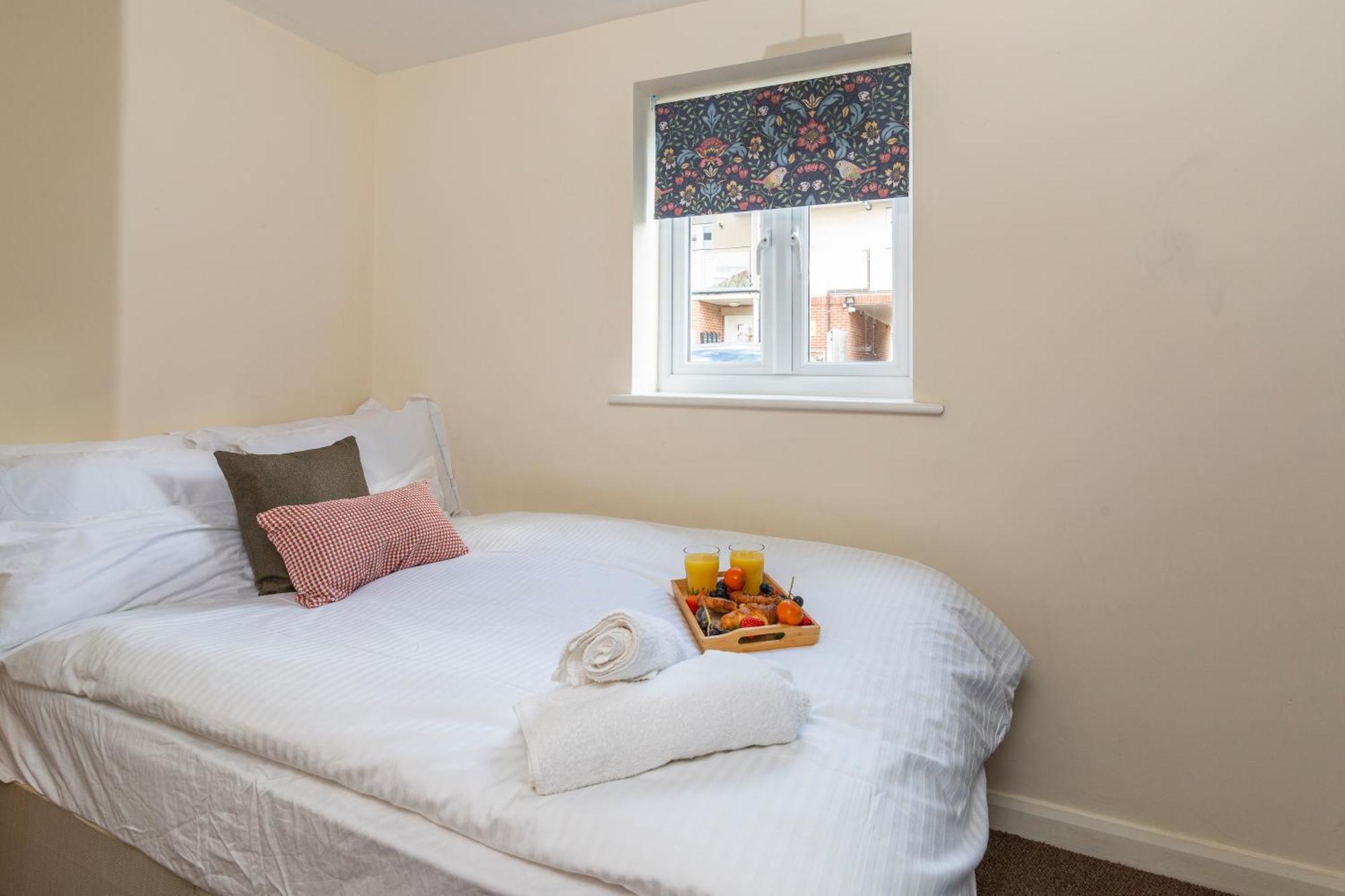 The Vogue Stay, 3 Bedrooms, 2 Bathrooms, Ideal For Jr & Oxford Hospitals, Free Carpark, Conveniently Located For Ring Road Access, 2 Miles From Oxford City Centre Easy Car & Bus Route 외부 사진