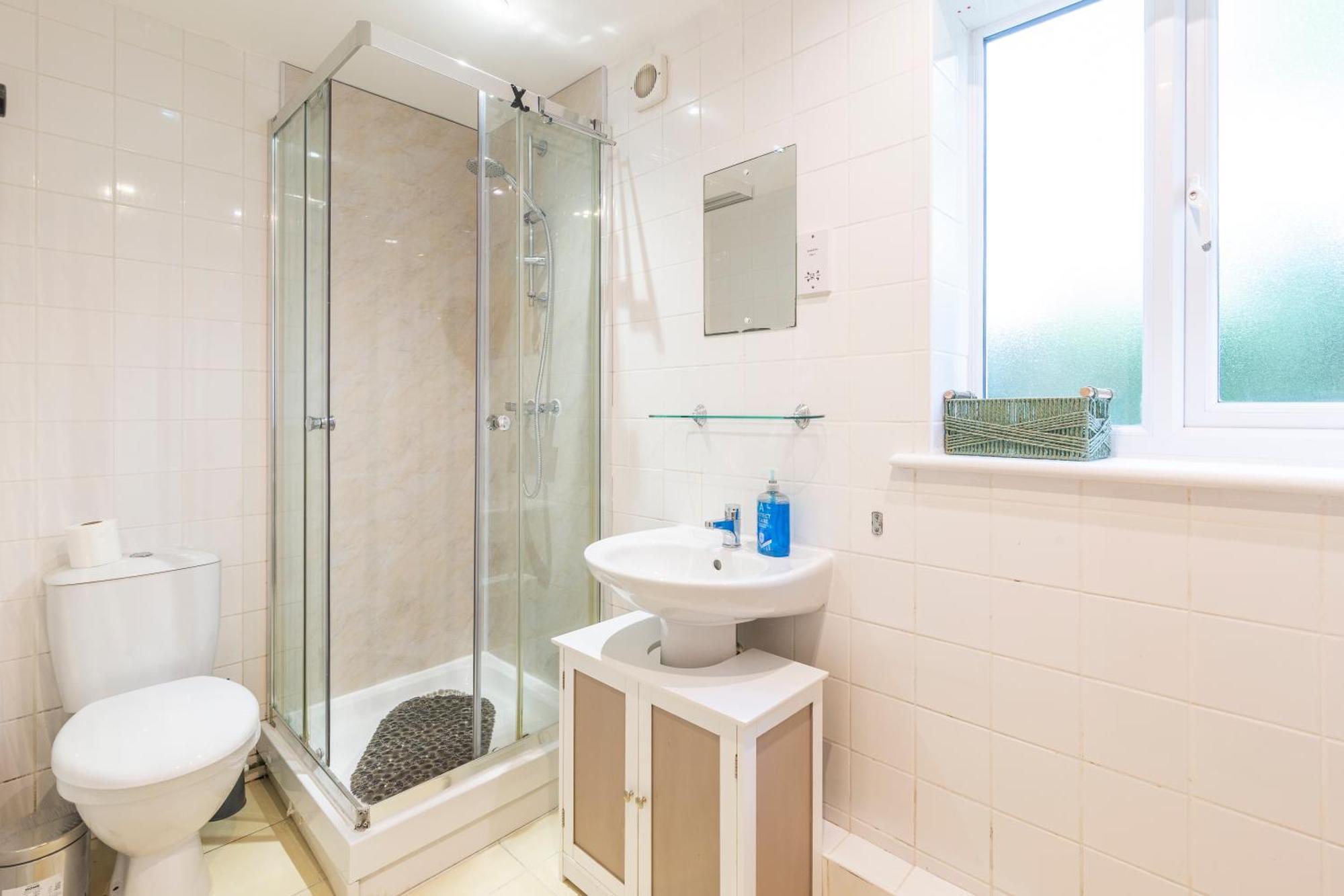 The Vogue Stay, 3 Bedrooms, 2 Bathrooms, Ideal For Jr & Oxford Hospitals, Free Carpark, Conveniently Located For Ring Road Access, 2 Miles From Oxford City Centre Easy Car & Bus Route 외부 사진