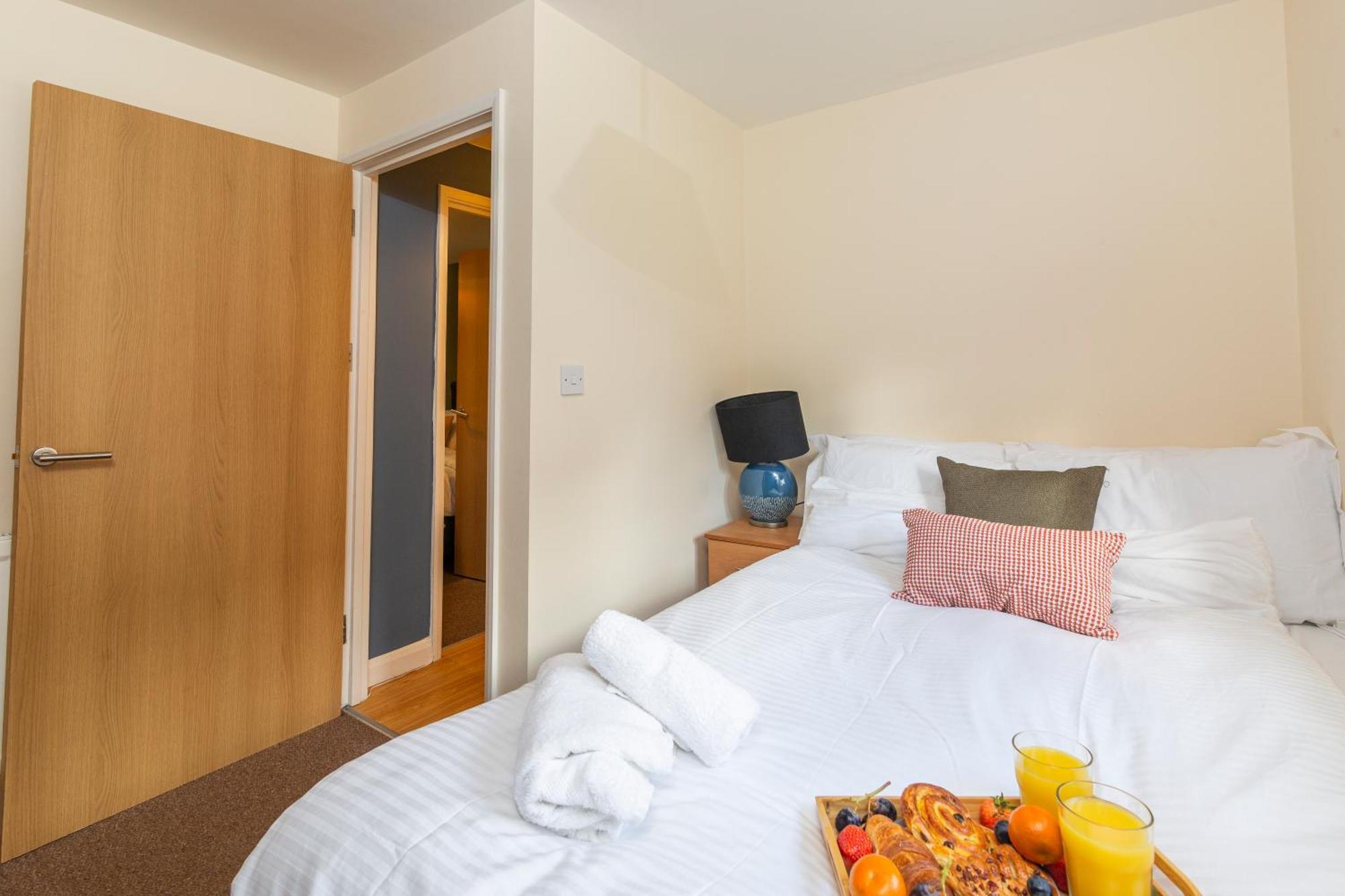 The Vogue Stay, 3 Bedrooms, 2 Bathrooms, Ideal For Jr & Oxford Hospitals, Free Carpark, Conveniently Located For Ring Road Access, 2 Miles From Oxford City Centre Easy Car & Bus Route 외부 사진