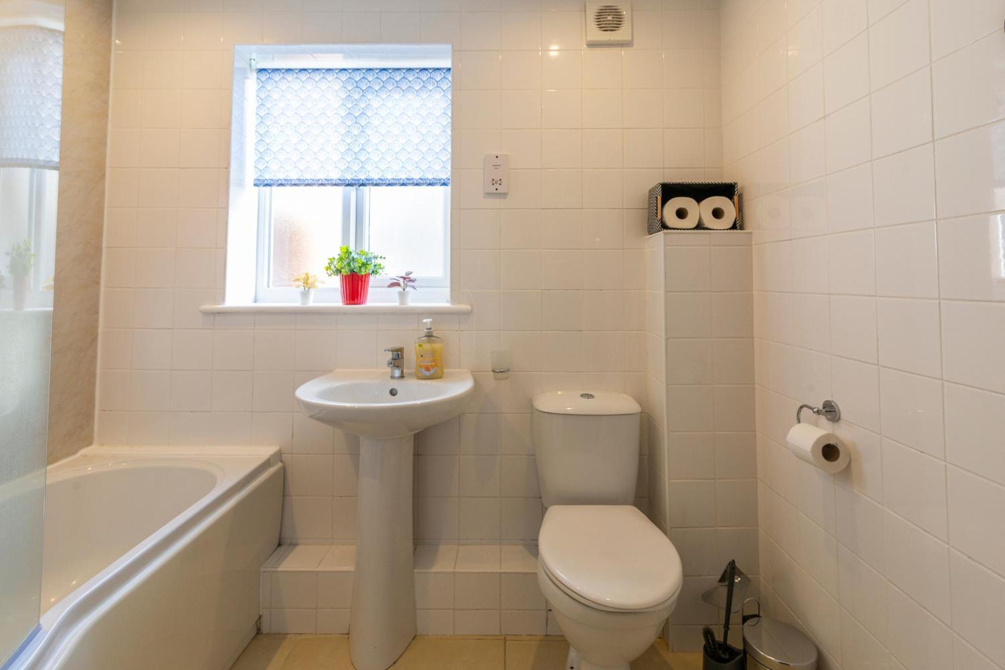 The Vogue Stay, 3 Bedrooms, 2 Bathrooms, Ideal For Jr & Oxford Hospitals, Free Carpark, Conveniently Located For Ring Road Access, 2 Miles From Oxford City Centre Easy Car & Bus Route 외부 사진