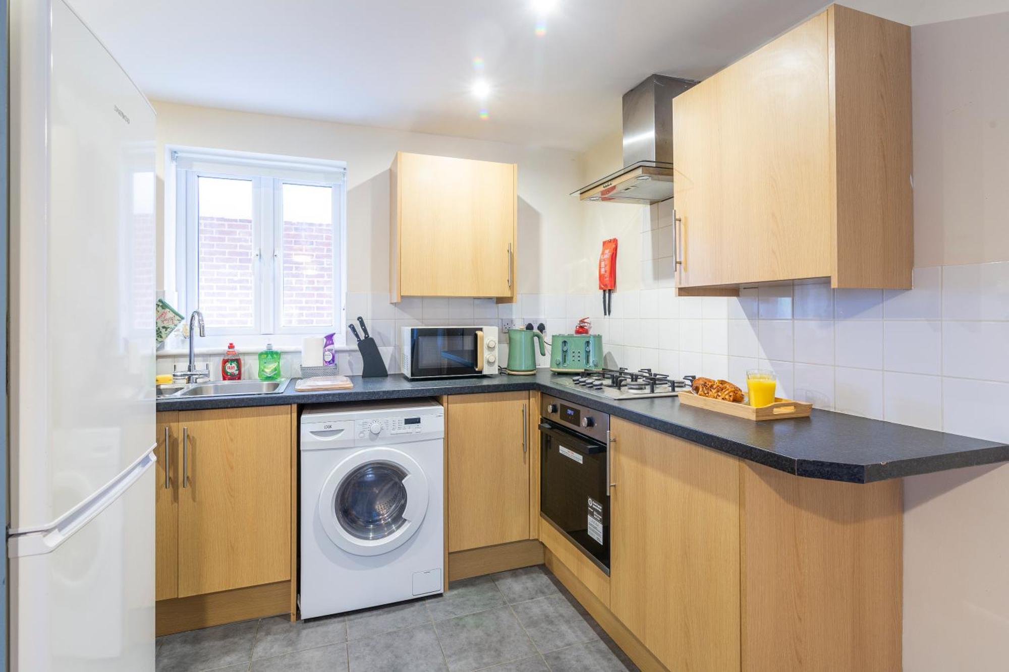 The Vogue Stay, 3 Bedrooms, 2 Bathrooms, Ideal For Jr & Oxford Hospitals, Free Carpark, Conveniently Located For Ring Road Access, 2 Miles From Oxford City Centre Easy Car & Bus Route 외부 사진