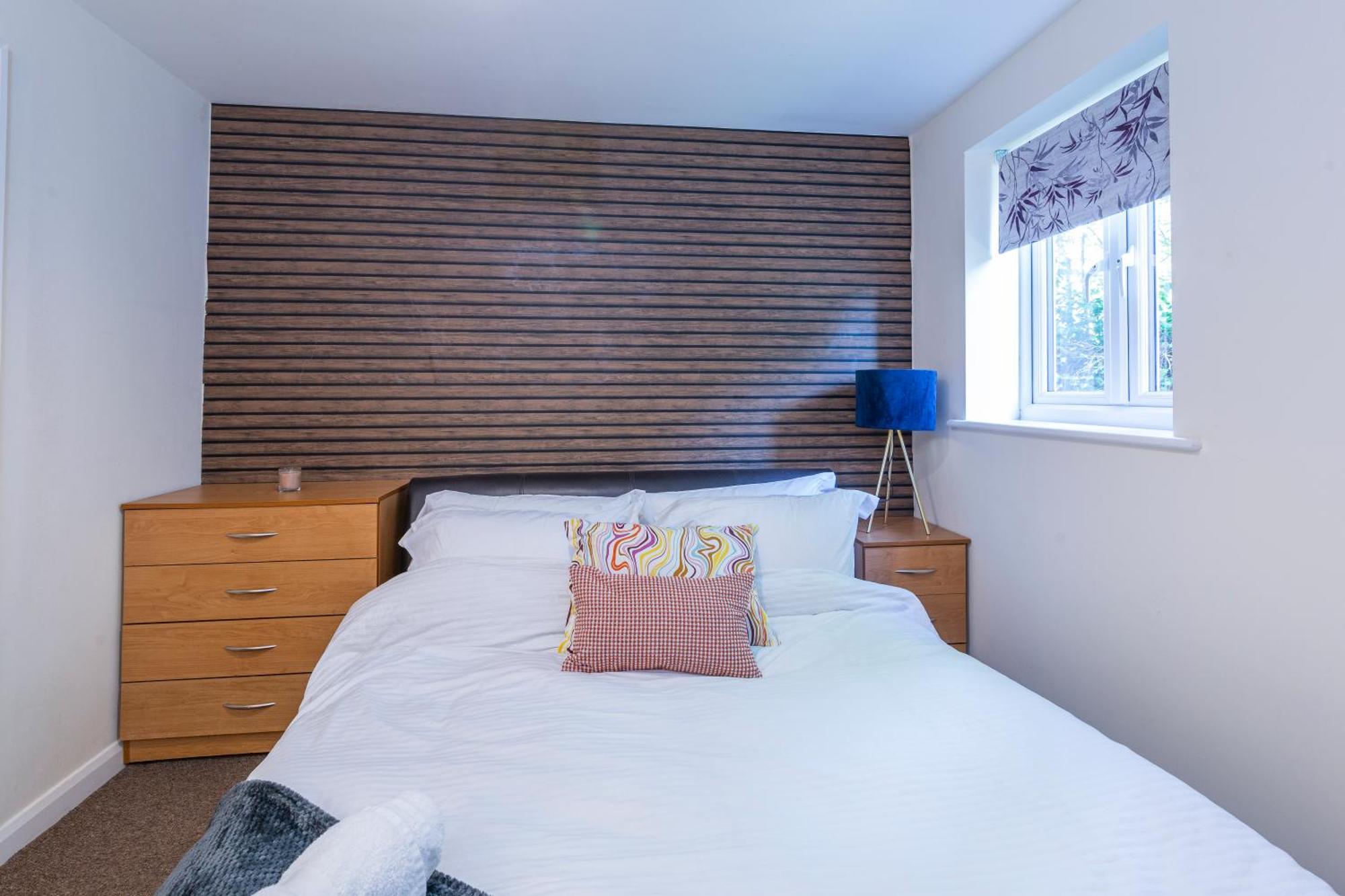 The Vogue Stay, 3 Bedrooms, 2 Bathrooms, Ideal For Jr & Oxford Hospitals, Free Carpark, Conveniently Located For Ring Road Access, 2 Miles From Oxford City Centre Easy Car & Bus Route 외부 사진